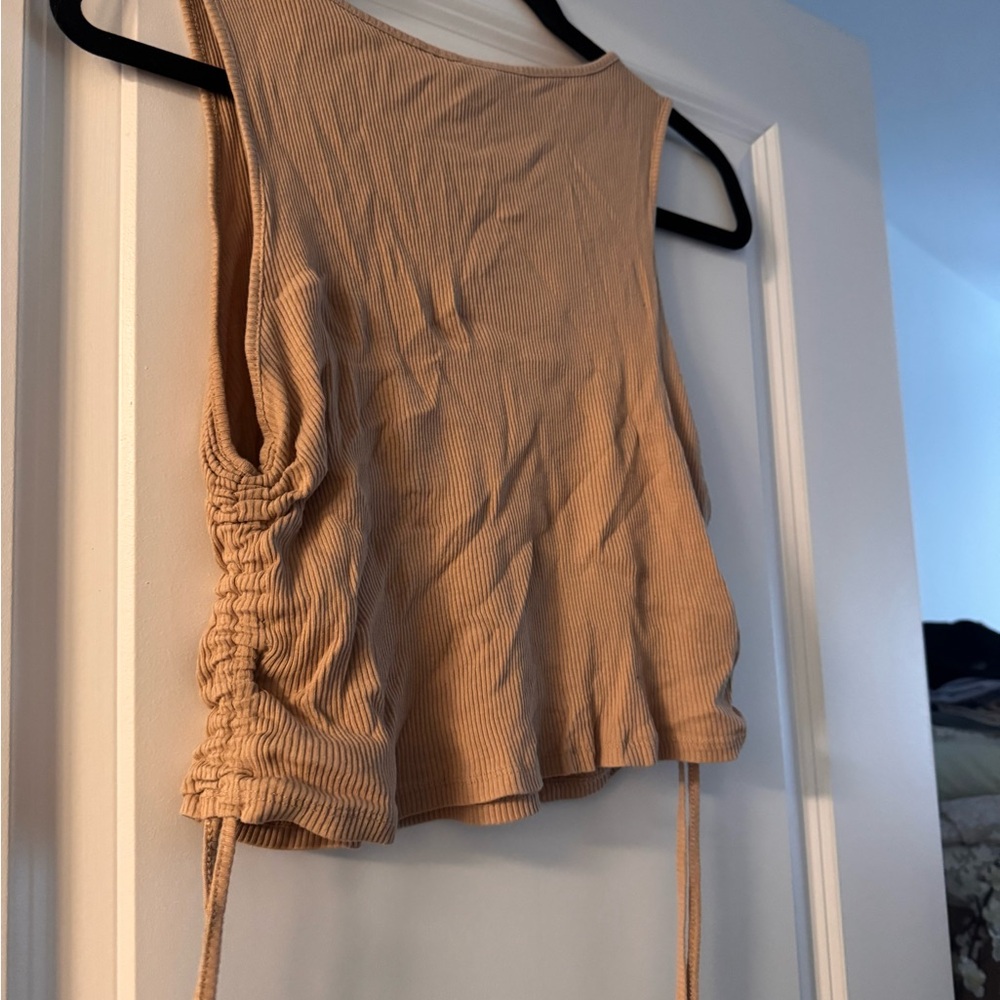 H&M Divided Tan Ruched Crop Top - Picture 4 of 4